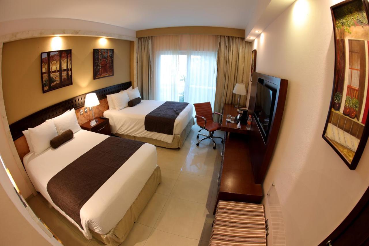 Wyndham Mérida Exterior foto